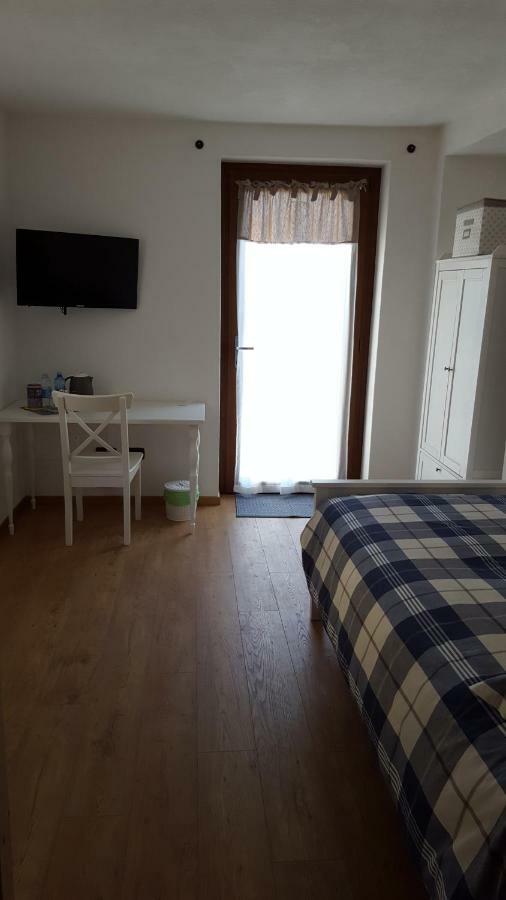 B&B Ca'Suana Lanzo dʼIntelvi Exterior foto